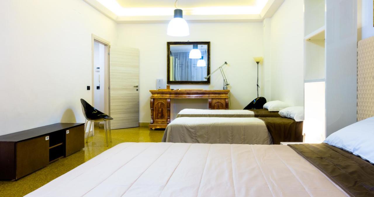 Suite In Center Palerme Extérieur photo